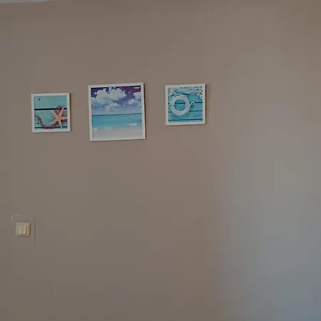 Private In Carina Beach Apartment *